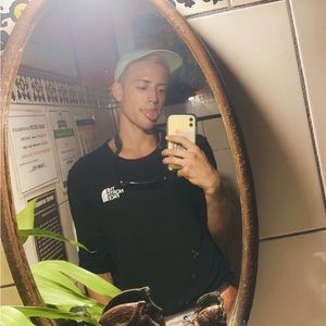 Meet your Posher, Tom